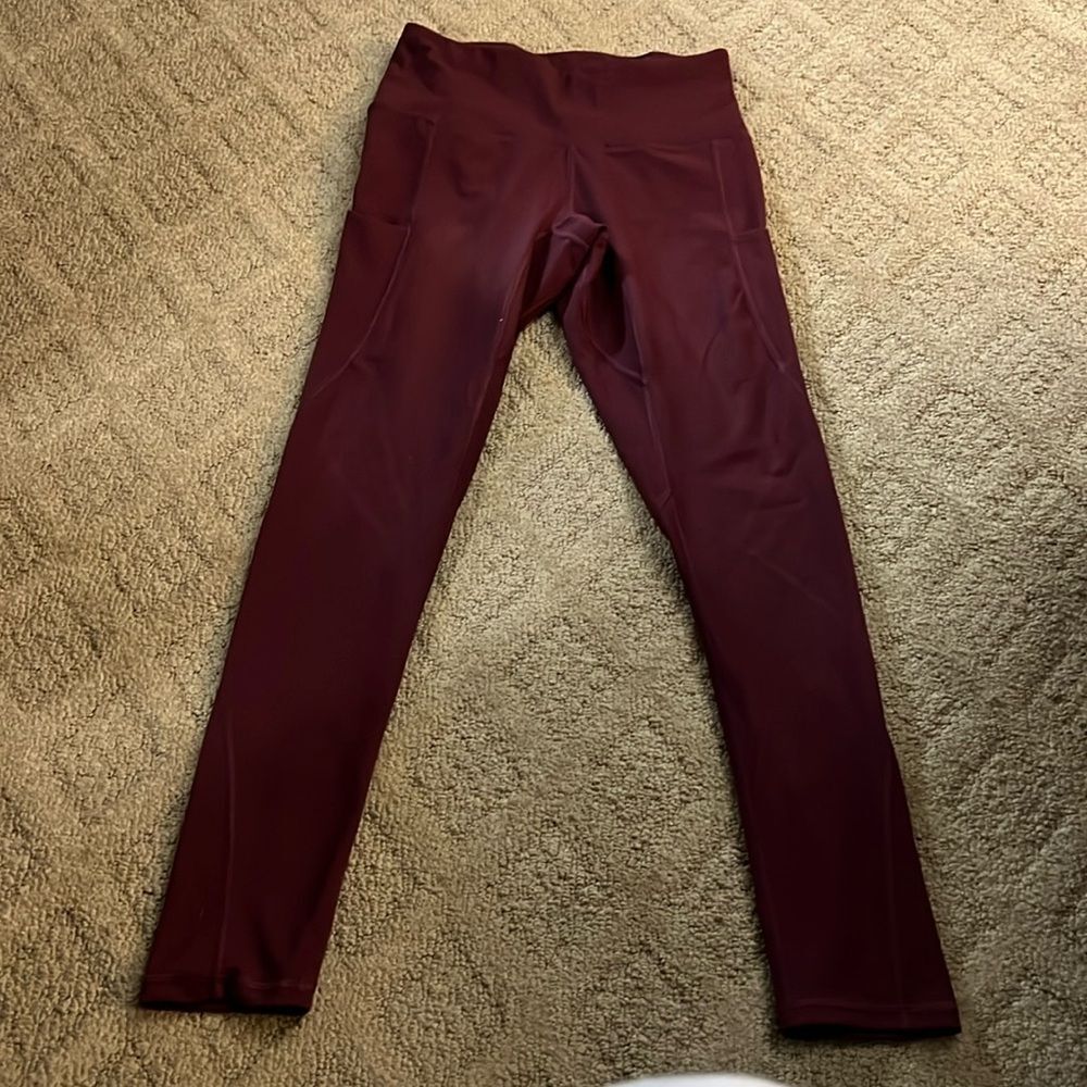 Lingswallow Women’s Leggings Size small burgundy